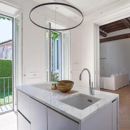 Via Della Vetrina Ii By Onefinestay * 로마